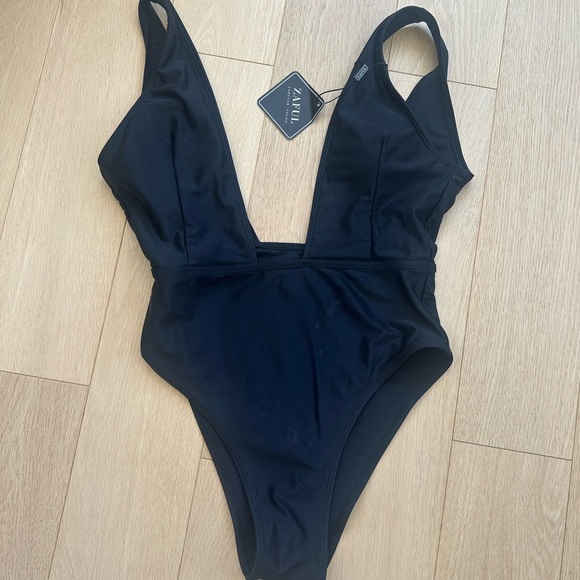Zaful one piece swimsuit - Picture 2 of 2
